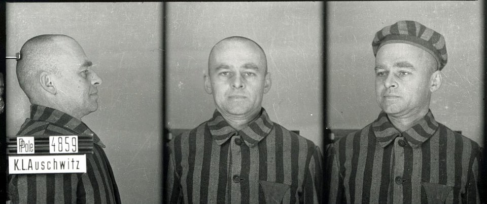 Witold Pilecki in Auschwitz prisoner 4859 (registration photograph)