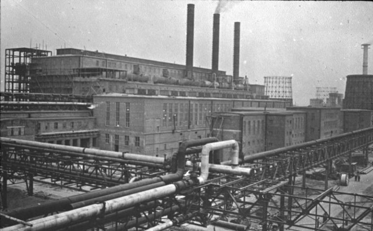 Auschwitz Monowitz: IG Farben plant near the camp (historical photograph)